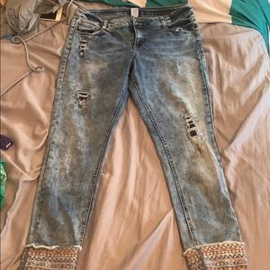 jeans with ankle trim